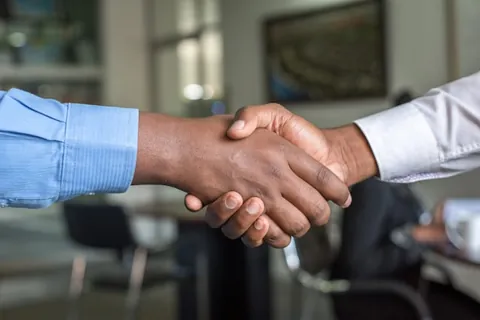 Rukovanje, dogovor o partnerstvu